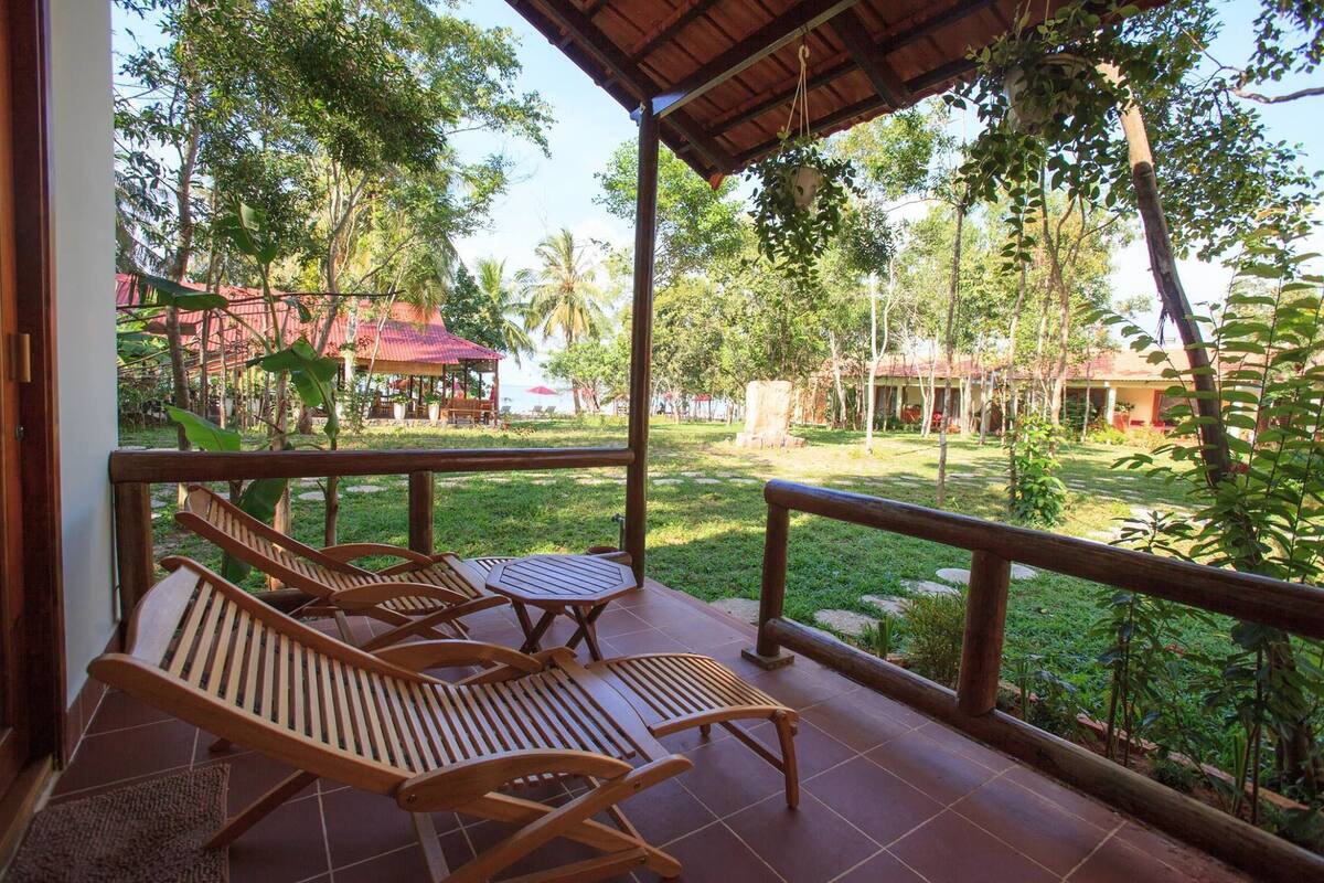 Deluxe Bungalow, Partial Sea View | Balcony
