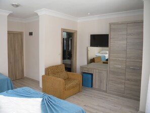 Triple Room | Minibar, in-room safe, free WiFi - Sava Hotel (Konyaalti)