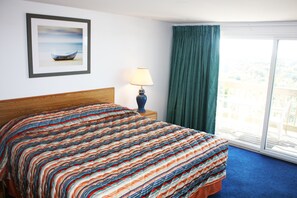 Habitación, 1 cama King size, cocineta, vista a la bahía | Vista desde la habitación