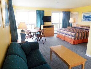 Habitación Deluxe, 1 cama King size y sofá cama, cocineta, vista a la bahía | Vista desde la habitación