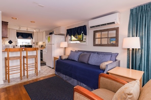 Premium bedding, pillow-top beds, blackout curtains, iron/ironing board - Cape View Motel (North Truro)