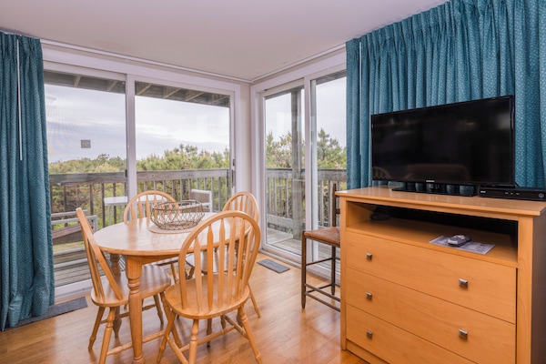 Deluxe Room Kitchenette / Private Balcony 2 Queen Beds & 1 Sofa Bed | Premium bedding, pillowtop beds, blackout drapes