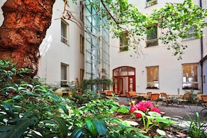 Outdoor dining - Hotel Adler (Prague)