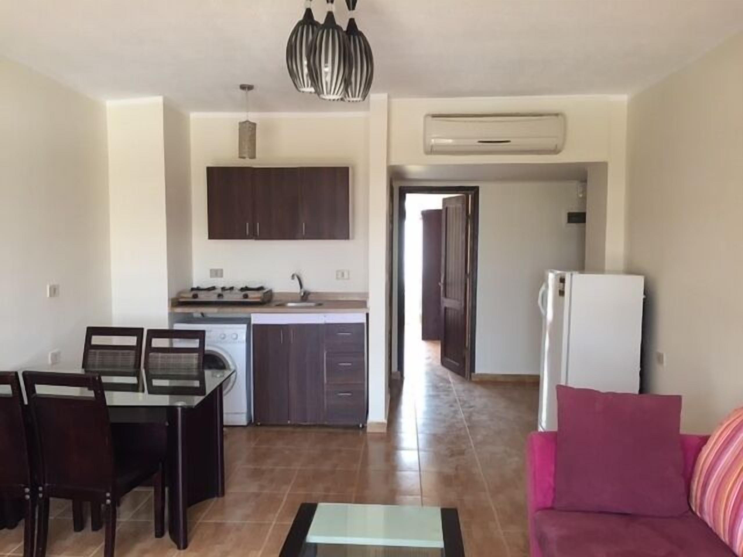 Apartemen Standar, 1 Tempat Tidur King, Boleh Merokok, pemandangan resor | Makan di kamar