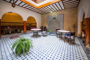 Breakfast, lunch, dinner served; international cuisine 