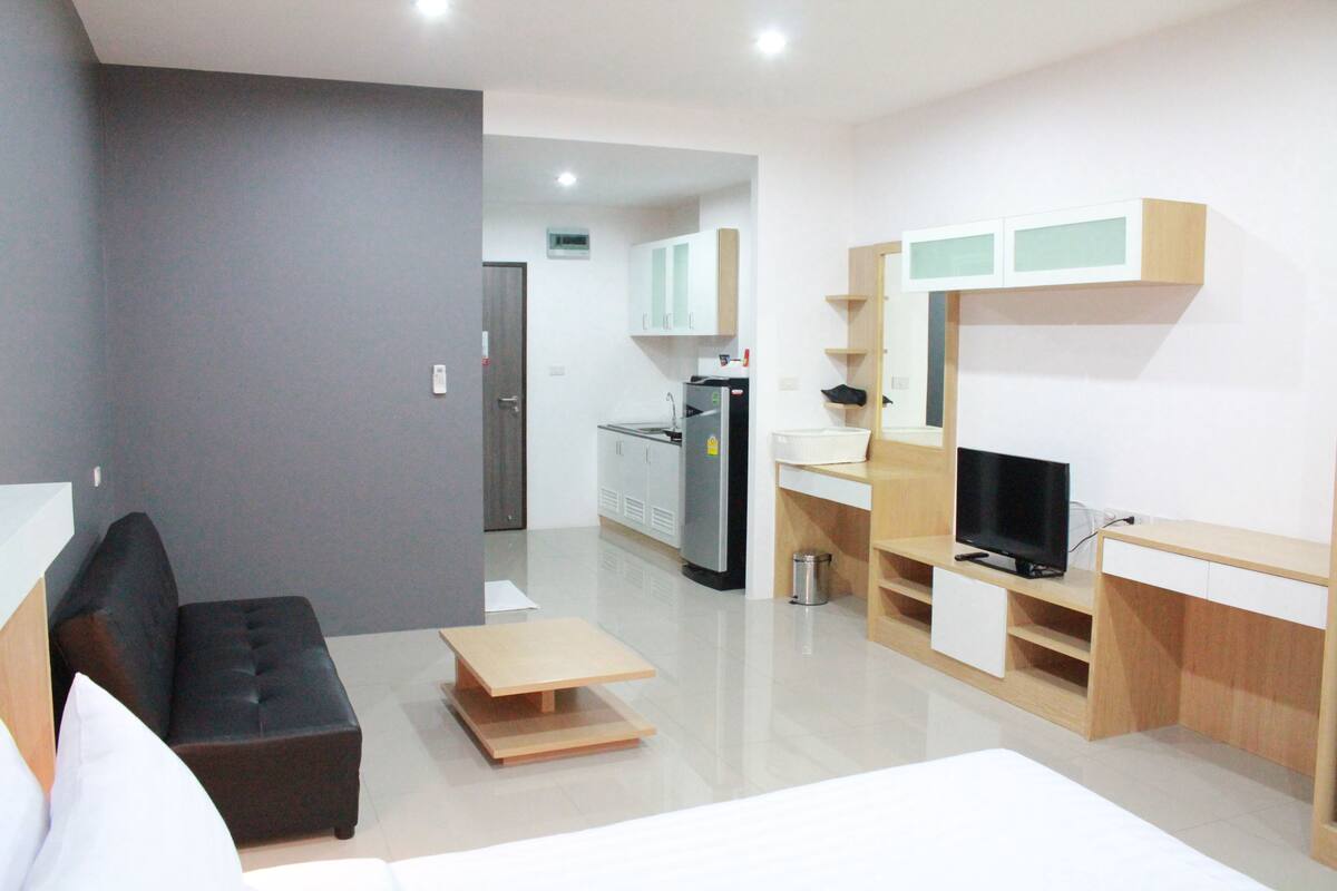 Kamar Deluks | Area keluarga | Televisi LCD 32-inci dengan saluran TV kabel dan TV