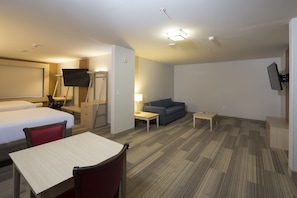 In-room safe, desk, iron/ironing board, free cots/infant beds - Holiday Inn Express & Suites Port Huron by IHG (Port Huron)