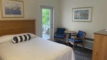 Habitación estándar, 1 cama Queen size | Escritorio, tabla de planchar con plancha, camas extra y wifi gratis