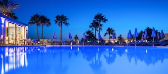 Solimar Aquamarine Resort