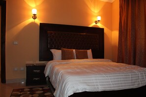 Premium bedding, rollaway beds, free WiFi - Heliopolis Rock Residence (Cairo)