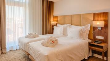 Minibar, coffres-forts dans les chambres, bureau, chambres insonorisées