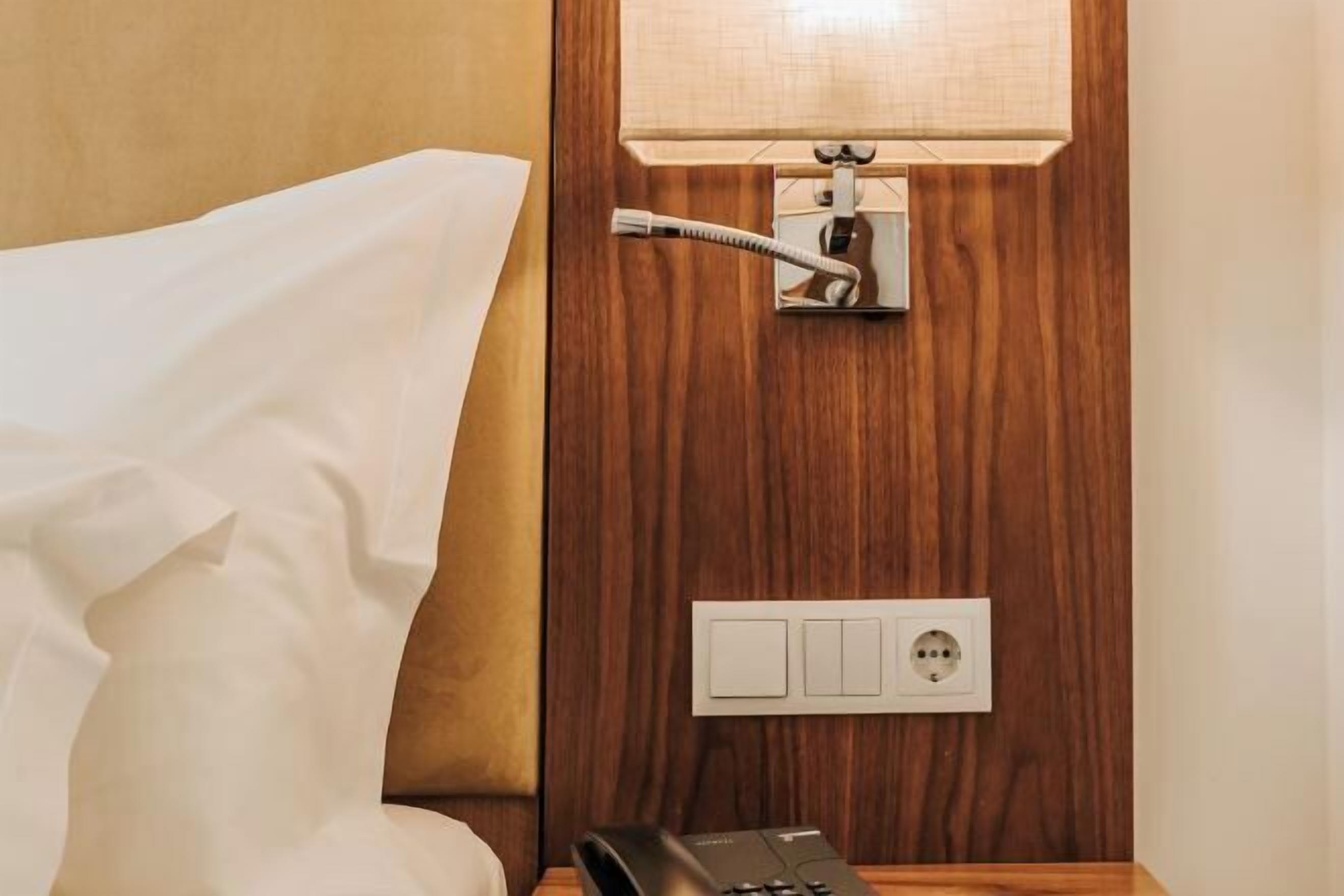 Minibar, Zimmersafe, Schreibtisch, schallisolierte Zimmer