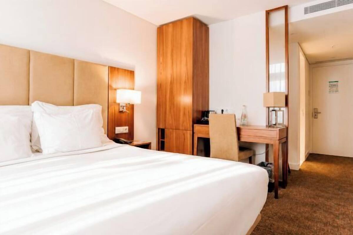 Minibar, in-room safe, desk, soundproofing