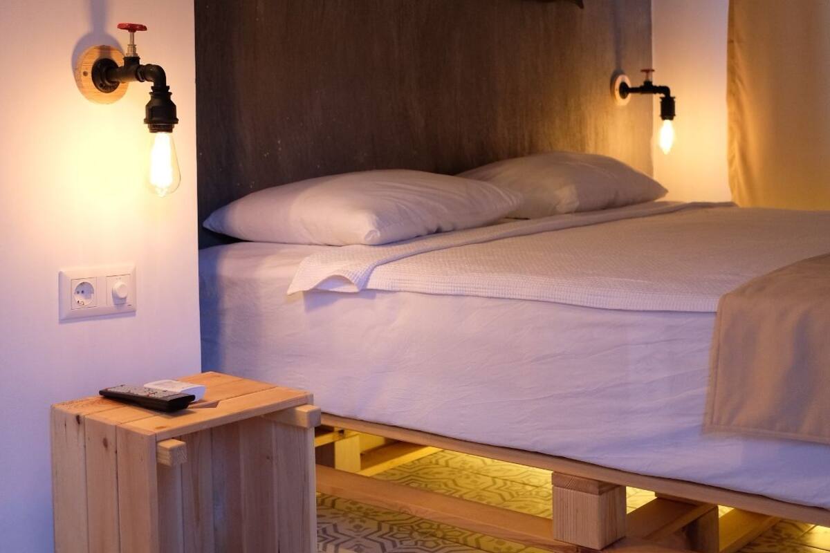 Standard Double Room, 1 Queen Bed (Gözlük 8) | Premium bedding, free minibar, in-room safe, individually decorated