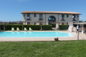 Outdoor pool - Hotel Aranceto (Syracuse)