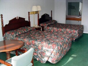 Desk, rollaway beds, free WiFi