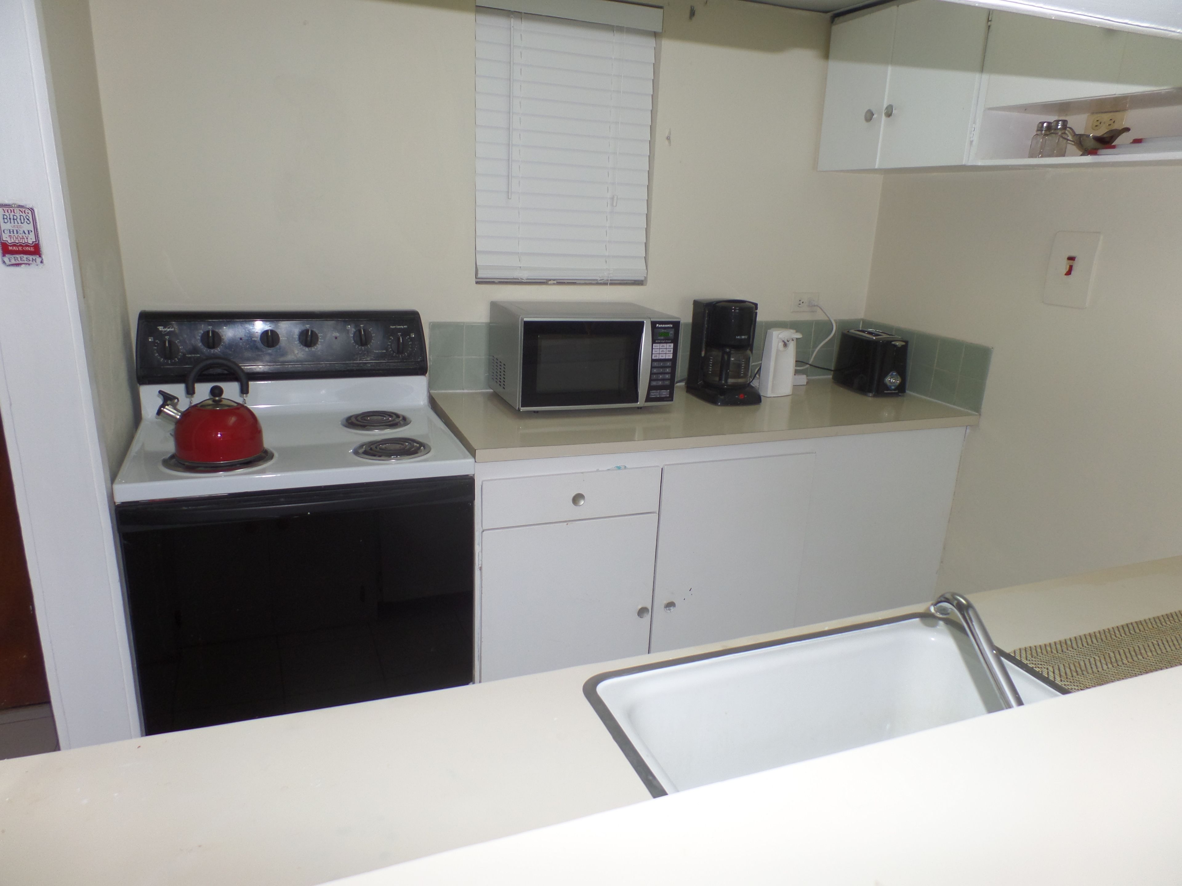 apartment, 1 bedroom | private kitchen | full-sized fridge, microwave, stovetop, cookware/dishes/utensils