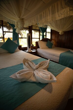 WiFi, bed sheets - YARINA Eco Lodge (Taracoa)