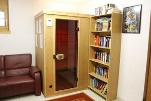 Library - Apartments Arcadia (Saas Grund)