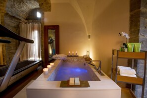 Suite (Mannelli) | Bañera de hidromasaje