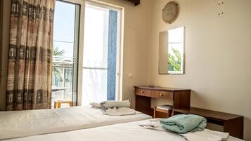 Cunas gratuitas, wifi, ropa de cama