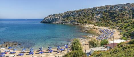 Una spiaggia nelle vicinanze