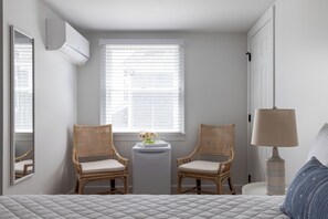 Double Room, 1 Queen Bed | Iron/ironing board, free WiFi, bed sheets