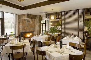 Breakfast and dinner served - Casa Karina Hotel (Bansko)