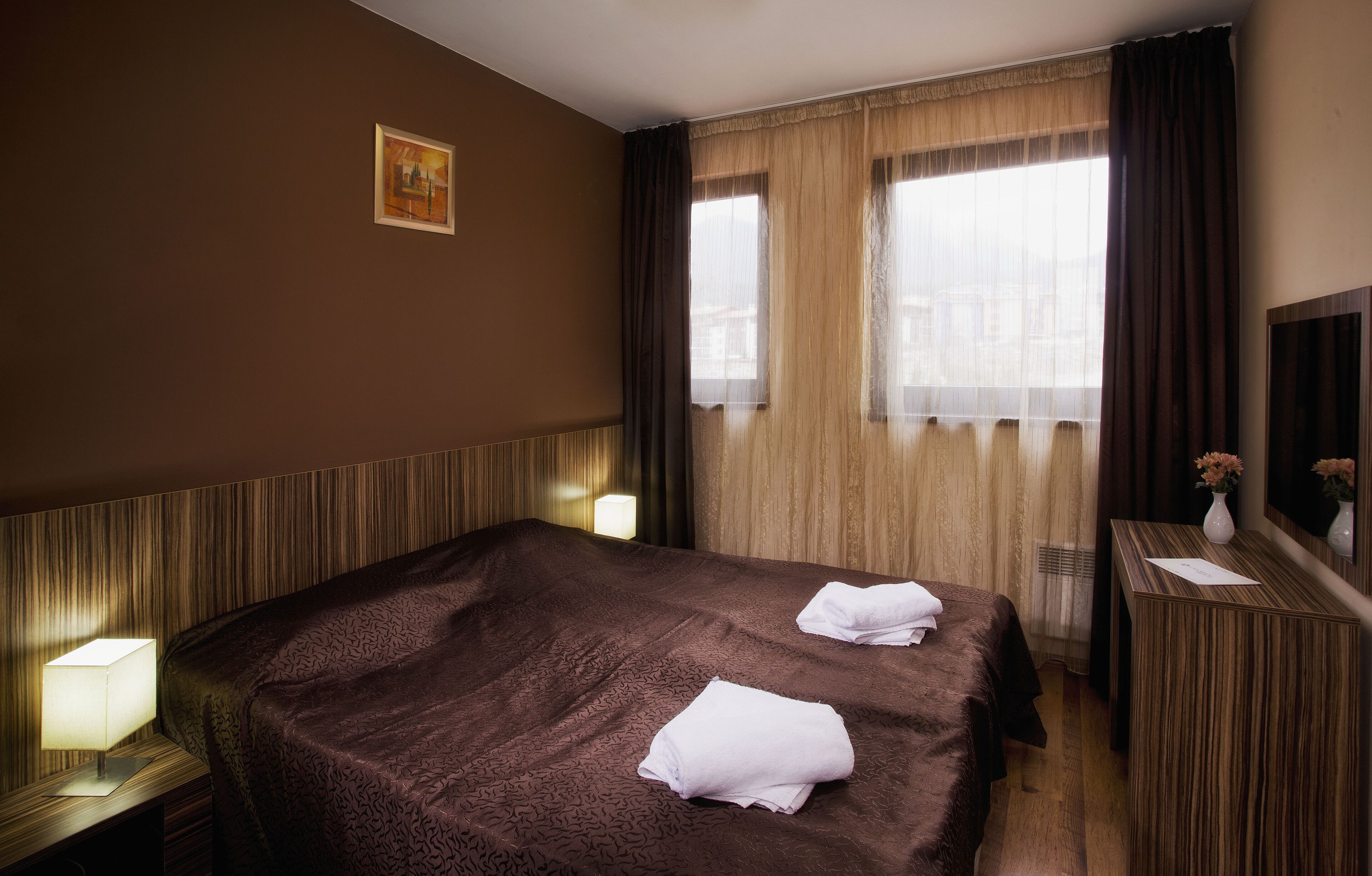 Minibar, desk, free WiFi, bed sheets