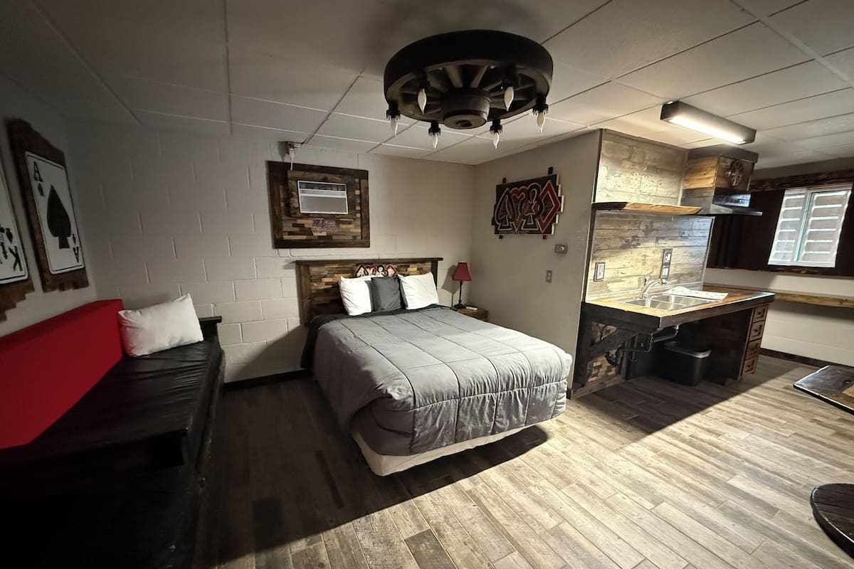 Chambre (2 Queen Bed & 1 Full Bed)