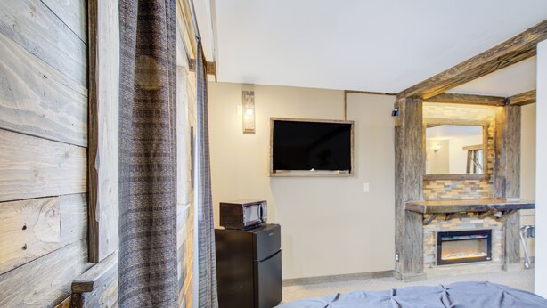 Room, 2 Queen Beds, Non Smoking | Desk, iron/ironing board (on request), WiFi (free), bed sheets - Bel Aire Motel Chamberlain Near Missouri River I 90 (Chamberlain)
