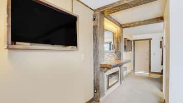 Habitació, 2 llits de matrimoni, no fumadors | Escriptori, planxa i posts de planxar, wifi gratuïta i roba de llit