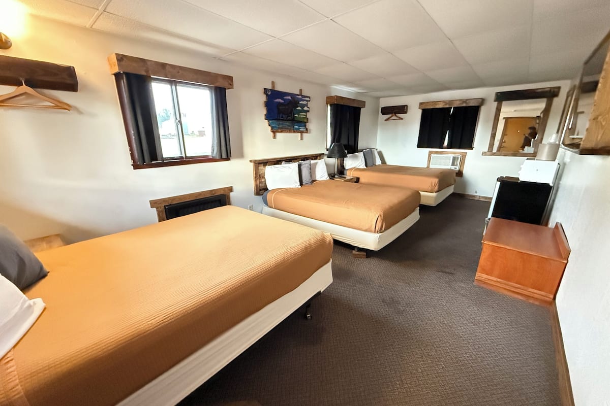 Chambre (3 Queen Bed)