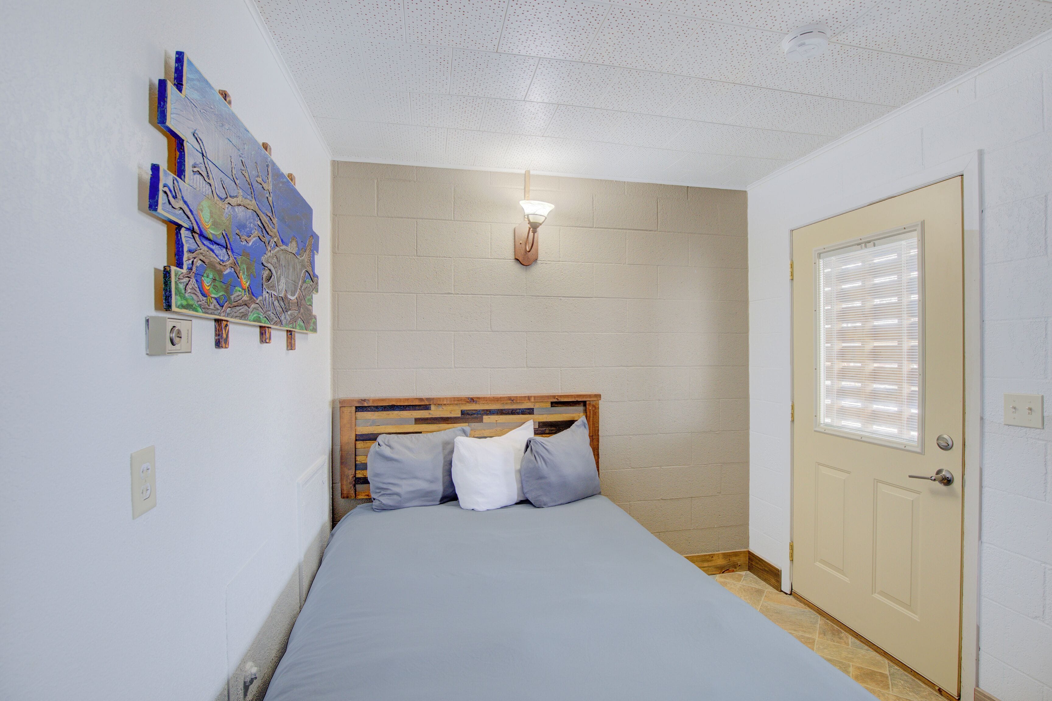 客房 (2 Queen Bed & 1 Full Bed) | 書桌、熨斗/熨衣板、免費無線上網、床單