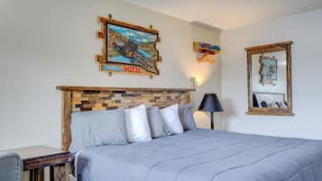 Room, 1 King Bed, Non Smoking | Desk, iron/ironing board, free WiFi, bed sheets