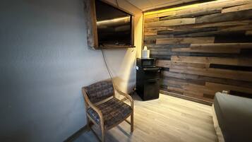 Room, Non Smoking (2 Full Beds) | Desk, iron/ironing board, free WiFi, bed sheets