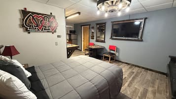 Desk, iron/ironing board, free WiFi, bed sheets