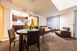 Suite Deluxe | Bếp riêng | Dụng cụ pha cà phê/trà