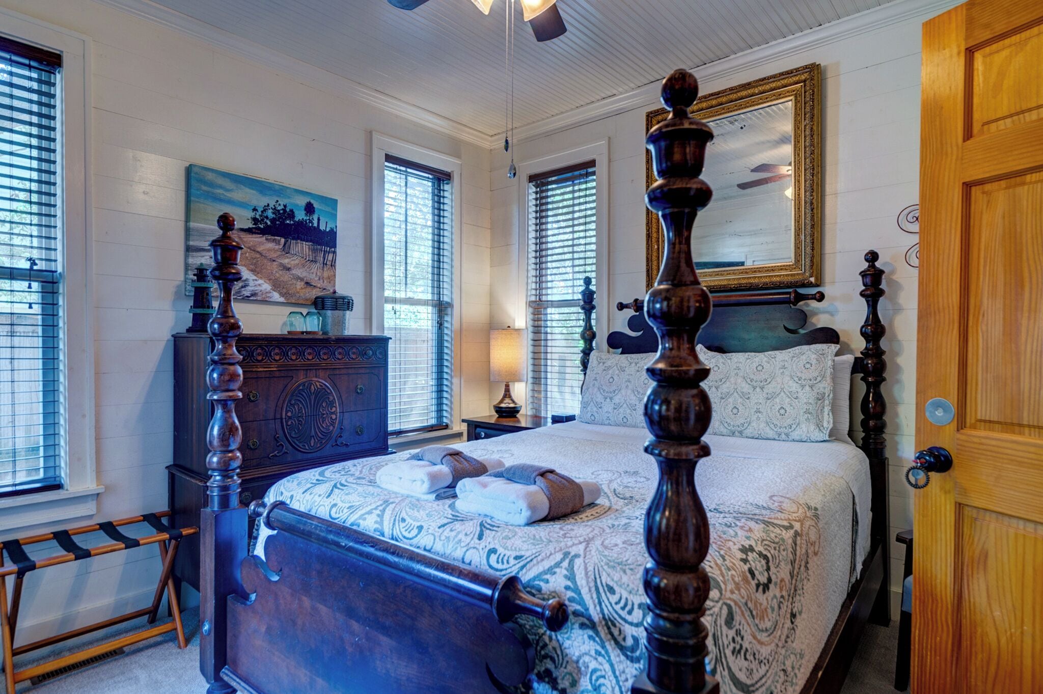 Standard Single Room, 1 Bedroom, Non Smoking (Little Annie Suite) | Individually decorated, iron/ironing board, free WiFi, bed sheets