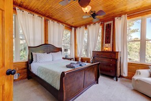 標準套房, 1 間臥室, 非吸煙房 (Quen Anne Suite) | 獨特裝潢、熨斗/熨衣板、免費無線上網、床單