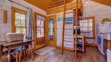 Standard Cabin, 1 Bedroom, Non Smoking (Secret Cottage) | Living area