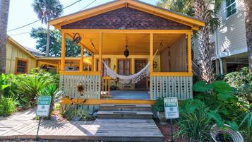 Standard Bungalow, 1 Bedroom, Non Smoking (Costa Rican Bungalow) | 1 bedroom, individually decorated, iron/ironing board, free WiFi