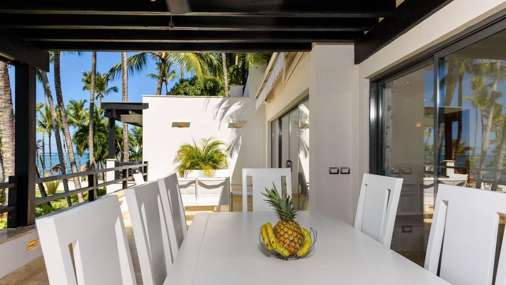 Penthouse, 3 Bedrooms, Jetted Tub, Pool View  - Breakfast Included in first 7 nights | Outdoor dining