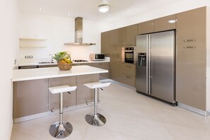 Penthouse, 2 Bedrooms, Ocean View | Private kitchen | Fridge, microwave, stovetop, coffee/tea maker - Aligio Aparthotel & Spa (Las Terrenas)