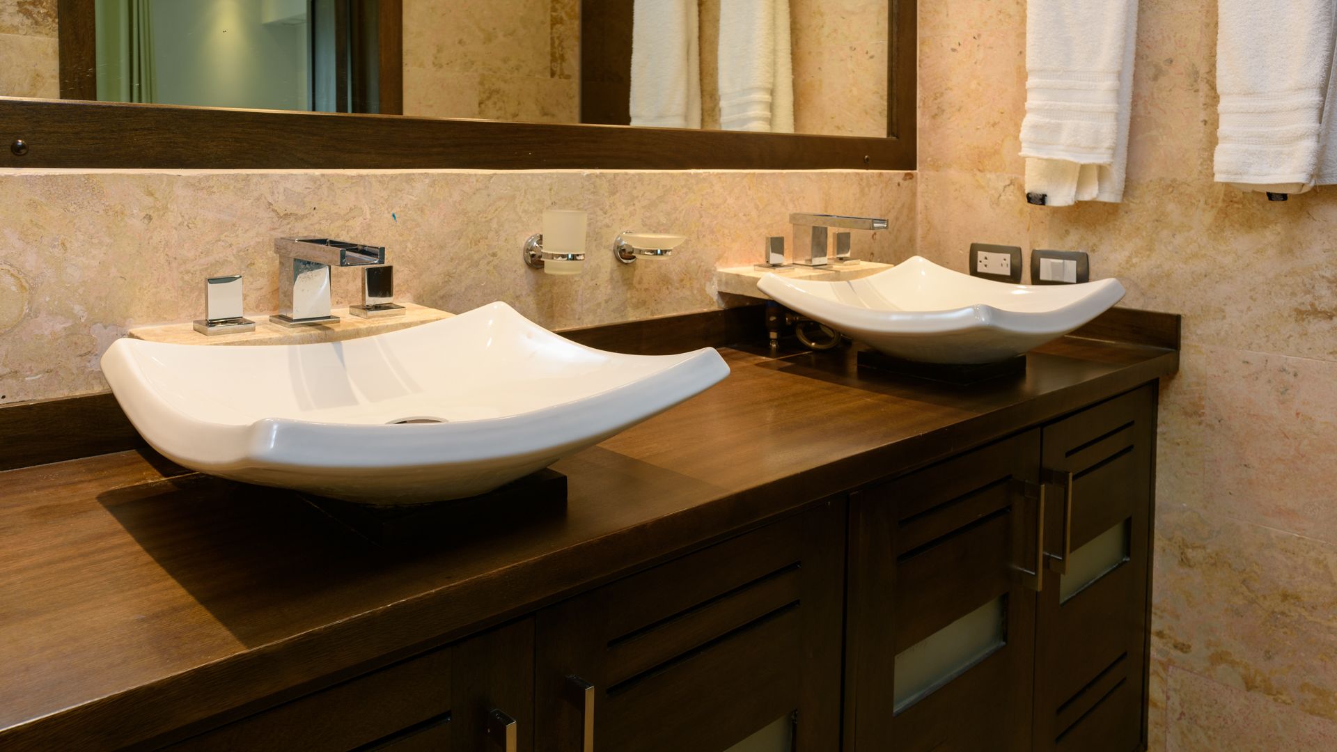 penthouse, 4 bedrooms, jetted tub, ocean view  - breakfast included in first 7 nights | bathroom | shower, hair dryer, towels, soap