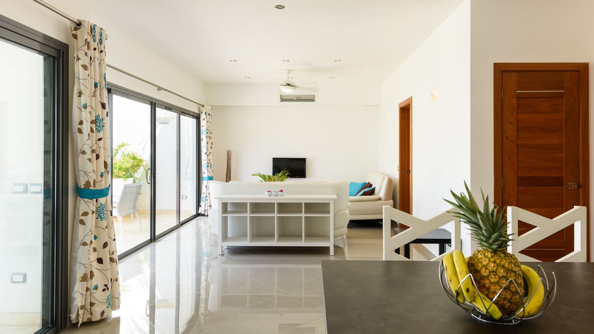 penthouse, 3 bedrooms, jetted tub, pool view  - breakfast included in first 7 nights | living area | flat-screen tv