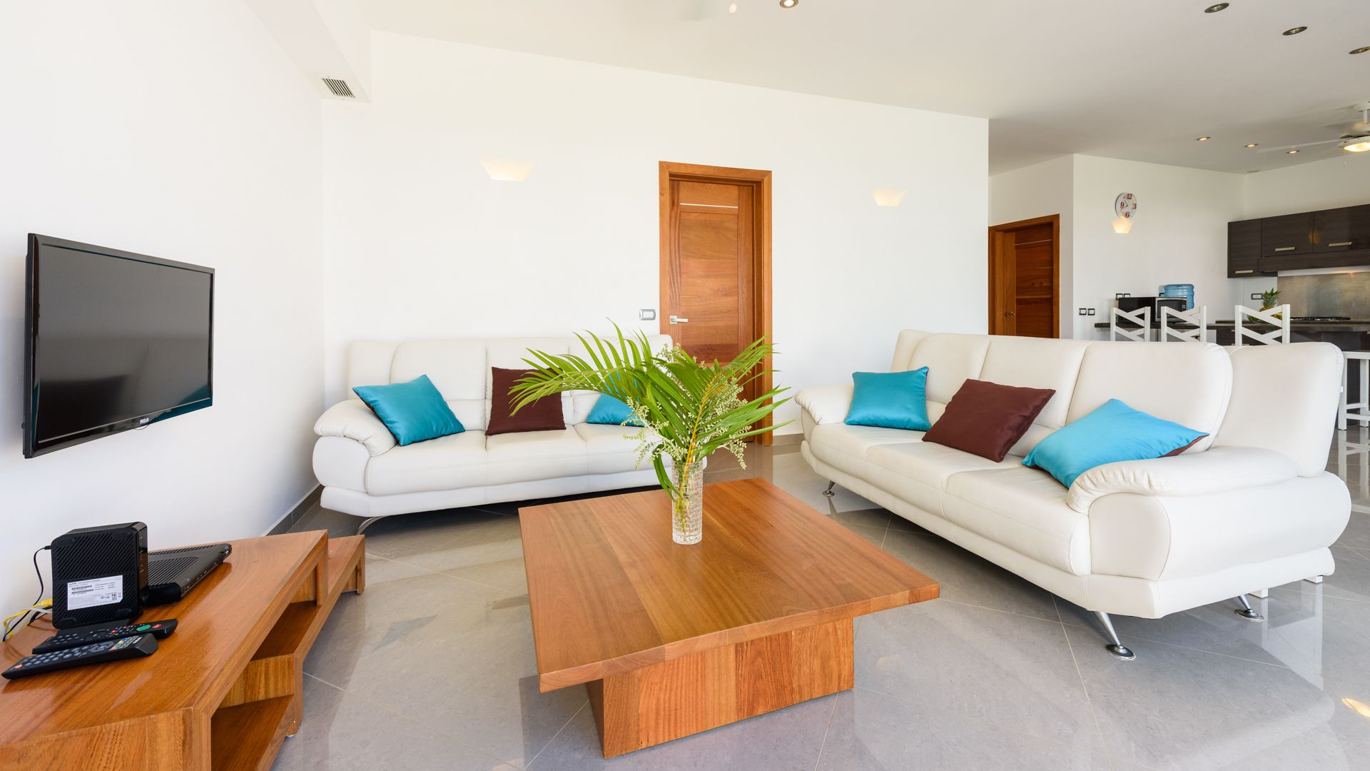 penthouse, 3 bedrooms, jetted tub, pool view  - breakfast included in first 7 nights | living area | flat-screen tv