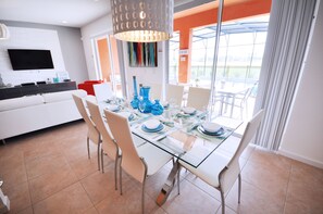 In-room dining - Solterra Resort (Davenport)