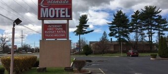 Colonade Motel