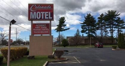 Colonade Motel